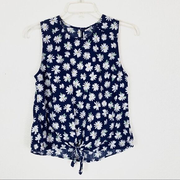 Old Navy Tops - XSP Old Navy Blue & White Floral Daisy Knotted Hem Sleeveless Blouse